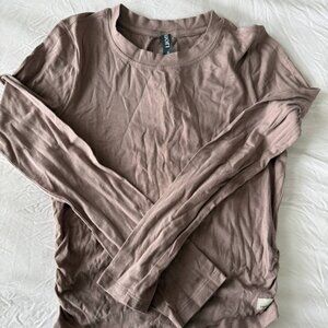 Vuori Long Sleeve Slim Fit Top